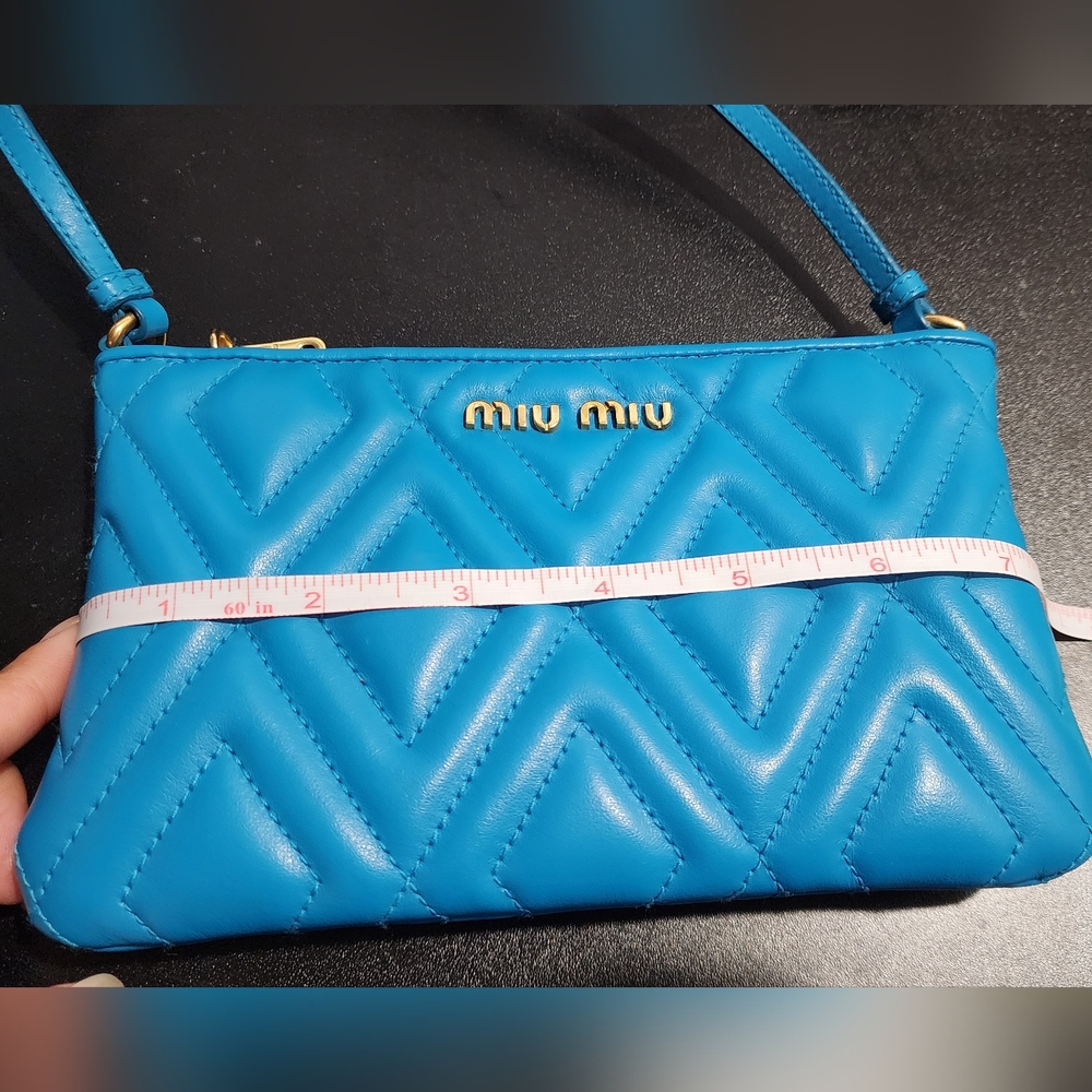 Miu Miu Pochette. Super puffy. - Picture 13 of 16